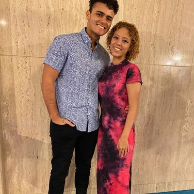 24🌺🇵🇷 Iupi🐔 Theater 🎭 she/her🌌 Capricorn ♑️
Feminist💜💚 💗💜💙
IG __.mariaalejandra.__