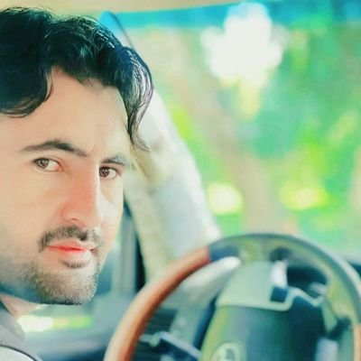 زه هم لکه کتاب،📖
ډېر الفاظ لرم،📜
خو خاموش یم😌