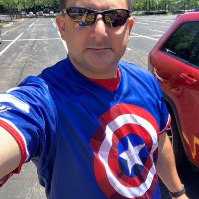 sports junkie, 80's-90's basketball aficionado. follows the Denver Broncos, Kansas Jayhawks, Chicago Cubs, Chicago Bulls, Jayhawks in the NBA and life 😀