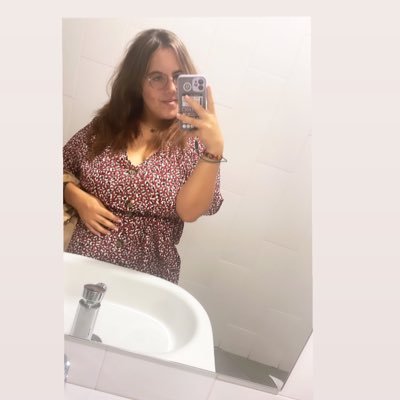 BlancoPerona's profile picture. Vengo del cielo a tocar las estrellas, como aquel ave de fénix que del cielo surgió