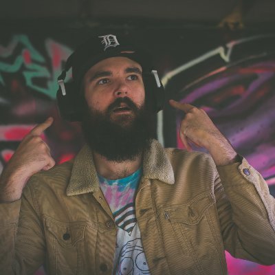 27 Years Old, British Gamer, Aspiring Full-Time Streamer and beard enthusiast!
Community Moderator for @PlayHyenas