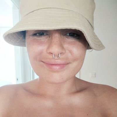 pausazp's profile picture. 