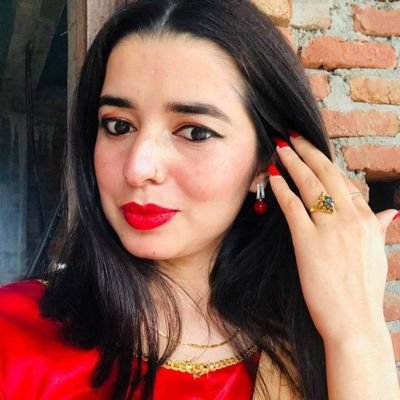 बायो बनाउनेगरी मेहनत गर्या भा' उहिल्यै 'Level' मा पुग्ने मान्छे हो । 😎 सार्है अल्छी छु ! 😒