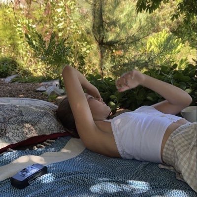 sliced_applez_'s profile picture. tbr growing as we speak