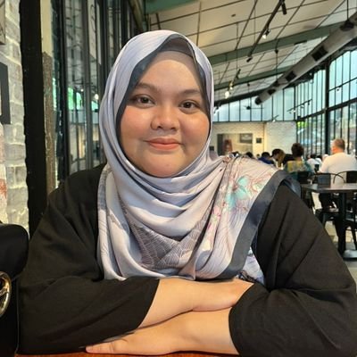 DyhaAzhar's profile picture. you don't know me.