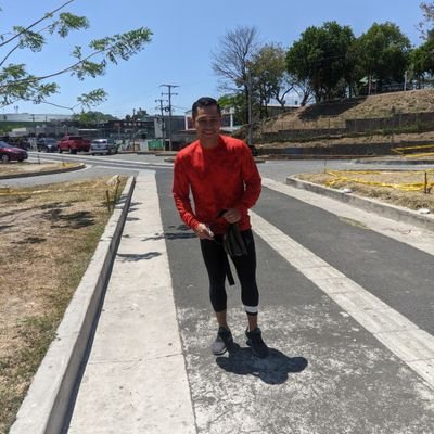 Hijo, Hermano, Amigo, Estudiante, Compañero, Poeta, Consejero, Luchador, Soñador, Ingeniero.
Basta Con Creerlo Para Lograrlo. Siempre fuerte.