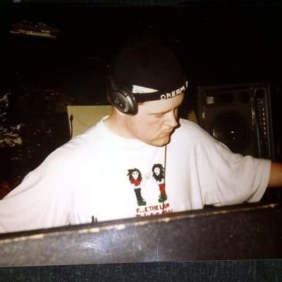 UrbanVikingAle's profile picture. Old school deejay from Dream FM. Now a lazy bum with aspirations of becoming an author.