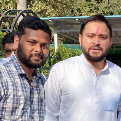 I love my india .proud citizen of india🇮🇳
!SAINIKIAN! DU! JNUITE##
