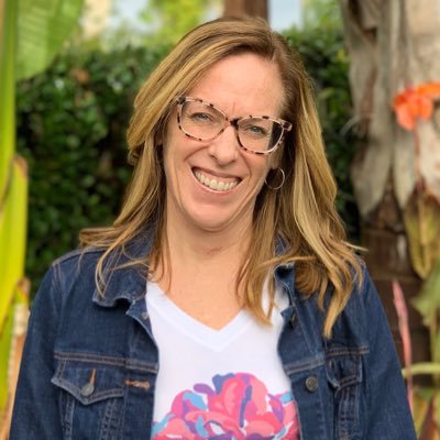 Sports Med+Pelvic Health bridge builder. Fitness+Pregnancy/ Postpartum guide. Find me anywhere else-@juliewiebept (IG, FB, LI, Substack, BlueSky). I'm out.
