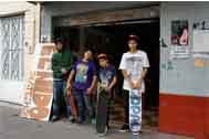 a una cuadra del ººSKATEPARK SAN COSMEºº __ no se confundan, estamos del lado del HSBC, por la cantina!!!
LOS MEJORES PRECIOS DEL MERCADO! compruebalo!!