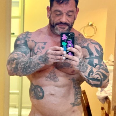 Daddy, Dom, Bull. Ready to flex for you. Big🍆 and Big💦 ... and love to play. Let's have fun. All are welcome here. https://t.co/ddw7nt92rI