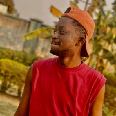 je suis un homme humble, souriant, gentil mais trop prudent , quand je suis face aux hypocrites