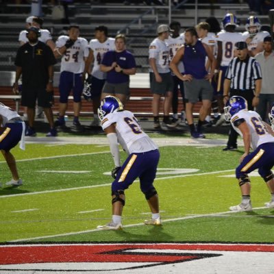Hickman Highschool|| 6’3 260||right tackle and d end||c/o 25’||3.0 @kellykarmyne@gmail.com 573-819-9424