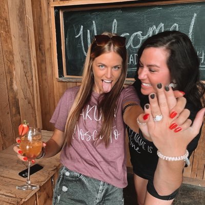 Ericaheinz7's profile picture. 🖤