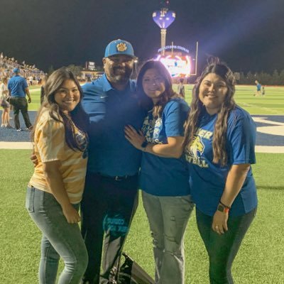 Frenship HS. THSCA member. Husband to an amazing wife and Girl Dad. God🙏, Family👩‍👧‍👧, Football🏈.