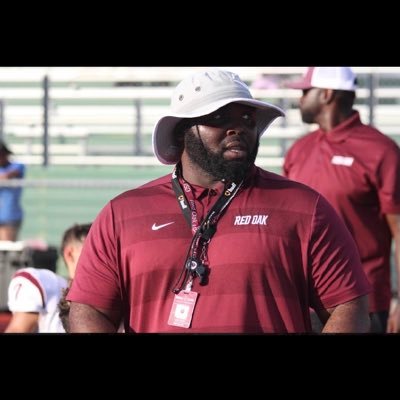 Everyday is a Blessing!!!!!!! #RedOakFootball Red Oak Hawks Defensive Run Game Coordinator/ CO strength Coordinator/ Varsity D-line/ Head JV Coach