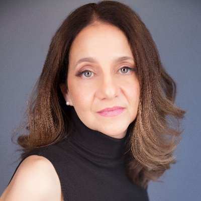 rothmaa's profile picture. Award-Winning Author THE DNA OF YOU AND ME @HarperCollins 📚☕️ #womeninscience #books #literature #venezuelalibre