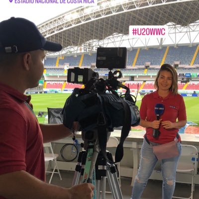 Trabajo en Caracol TV desde hace 10 años como corresponsal de deportes, hincha del buen fútbol y fiel admiradora de los deportistas que lo dan todo por el país.