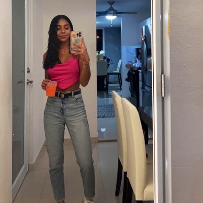 Lyneliz14's profile picture. sc:lyneliz14 ig:lynelizzz