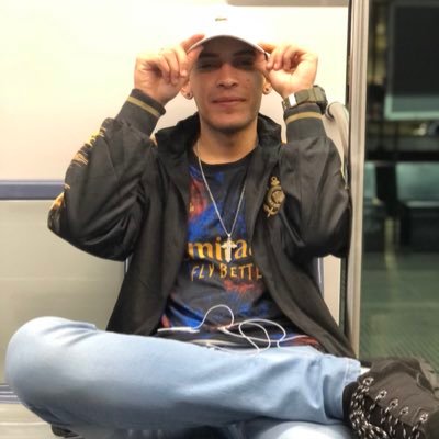 °19y °BH-MG •Clash Royale Player for????? •PB:7789 •Lava clone is good -segue ai que eu sigo de volta-🤷🏻‍♂️🙃❤