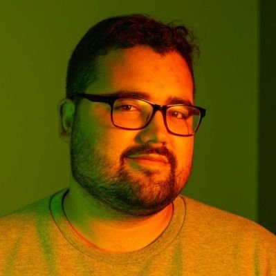 Masterado en Documental y Reportaje Periodístico transmedia por la UC3M.
Spanish, Galician and English.