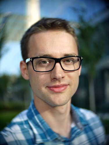Freelance web application developer in front- and backend at Codastic, passionate about current and future web standards