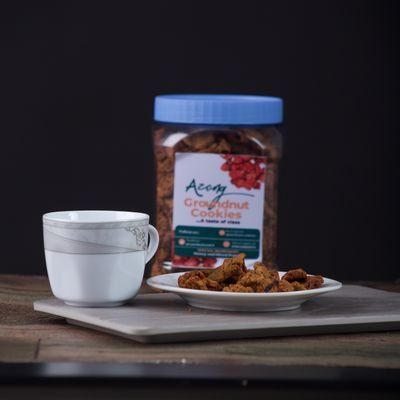 Azong groundnut cookies 
A taste of class
contact us 07040806072.