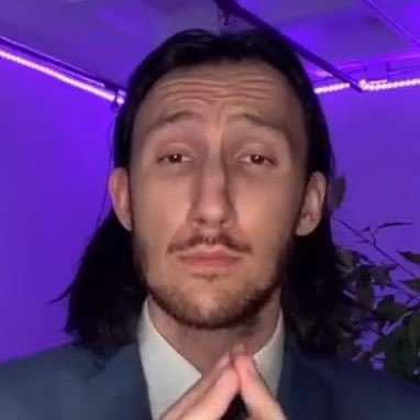 comentador profissional da vida alheia
mestrado em geopolitica pelo twitter