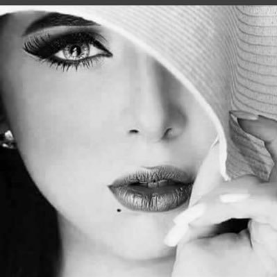 جميل أن تتعلم متى تجعل سكوتك يتكلم ومتى تجعل كلامك يصمت حينها فقط تصبح حروفك من ذهب.. 🤍 أعشق ديرتي 🇰🇼 رجاءاً الخاص ممنوع 🚫