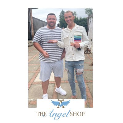 Co-owner of the @AngelShopEssex @BraintreeHolCen @harcheys #Mind #Body #Soul #CarpeDiem