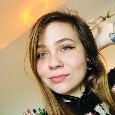 25 | Graphic Designer | Fascination of cats and World of Warcraft | Visit my portfolio website below! ⬇️