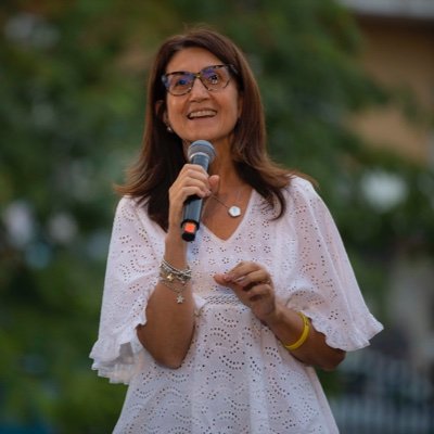Dirigente di banca dal cuore verde e in prestito alla politica.