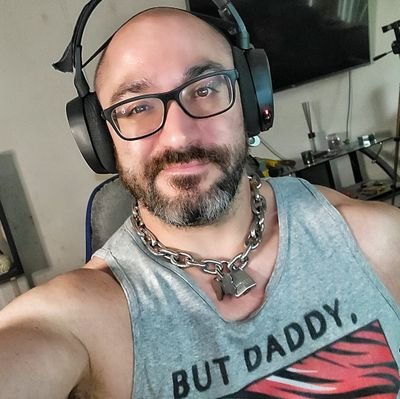 ♌ 36 | New York 🗽
🏳️‍🌈 Gaymer 🤓
💪🏻 Muscle Pup 🐶
🎮 Twitch Streamer 💚