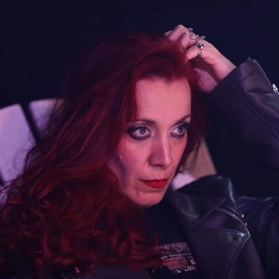@OffWestEndCom nominated bilingual Actress
Runs @drama2calmer
