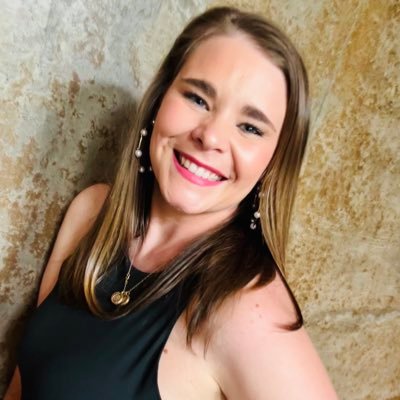 educator🍎📒(in all things)|@kenanfellows 19-20📚|ML instructional facilitator/elementary ESL lead teacher🌎|“empowering drive & originality”💪🏼