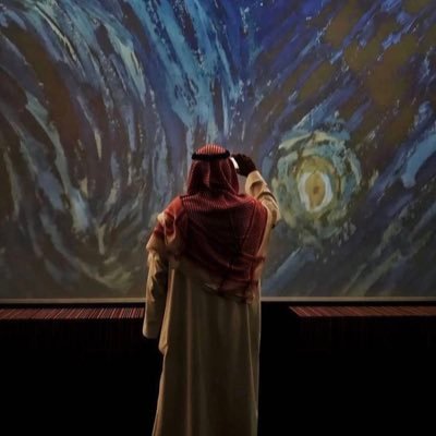 في كل لمحة بارقٍ ادعو له في ظل حامٍ عطرت ذكراه🇸🇦