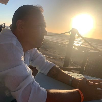 nep_indo's profile picture. Eigenwijze Hagenaar. Leest veel roept weinig.