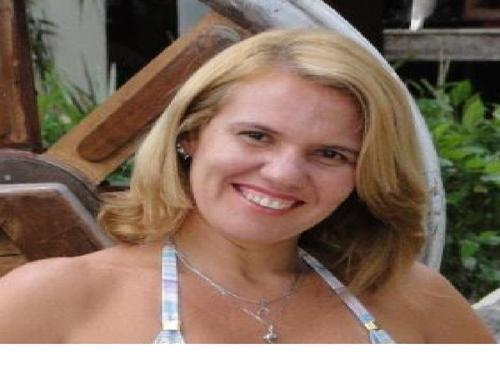 Sou uma pessoa alegre(de bem com a vida), amiga(de quem é minha amiga), verdadeira(nunca me pergunte algo se vc n queira escutar a verdade) e q vive a 220 wts.