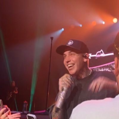 th3aftergl0w's profile picture. die hard blackbear fan | XX | she/her