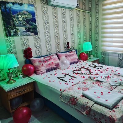 Otelimiz uzun yıllardır kazandığı deneyimini dünyanın her yerinden ağırladığı konuklarıyla paylaşmaya devam etmektedir.
İletişim: 0546 420 62 16