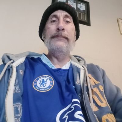 Chelsea fan love life and respect others and Chelsea till I die 35 years i choose to support the best club in the world.clownlake out.