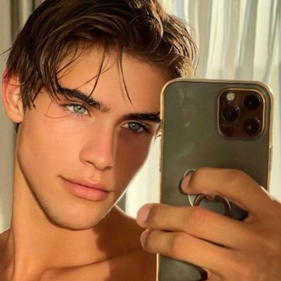 New boy on OF ;) Danish guy studying 💙 https://t.co/zUwj3Q2mFd