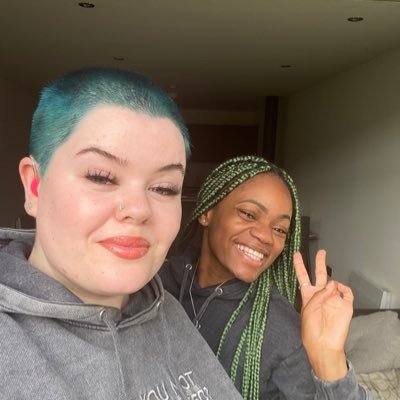 👩🏽‍🤝‍👩🏼: @ambideafkid and @thatdeafgirlkj 📍: where you get access to all things Deaf. 📧 : sociallysound@outlook.com