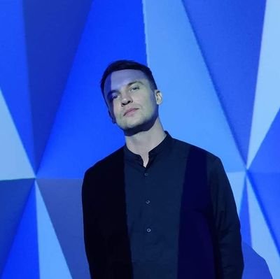 keenboooo's profile picture. Intersecting fashion & music 🎶