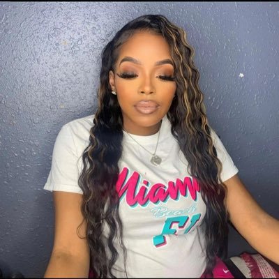 NaeeeMariee30's profile picture. 