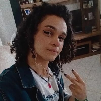 22y,todos os pronomes, gosto de interagir, NB, pansex, adoro música, curto alguns animes, Cursando Geografia-UEFS. (Paz entre nós, guerra aos senhores!)