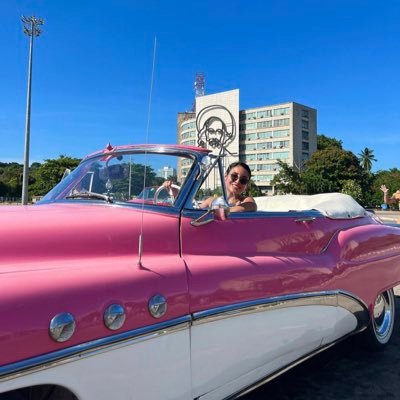 annievva's profile picture. 