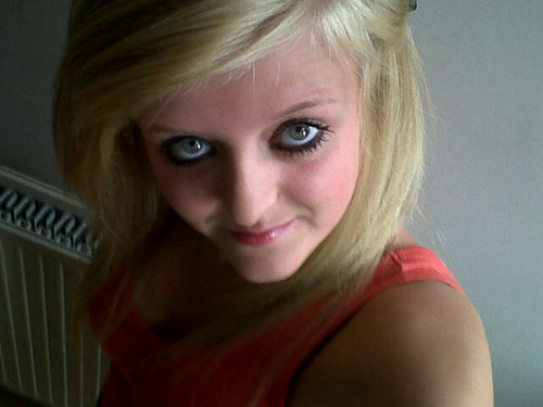 BlondiieAimee96's profile picture. Hey, I'm 15 years old and I live in stockport, follow me and ill follow you back! Add me on bbm pin:25DFC5FD