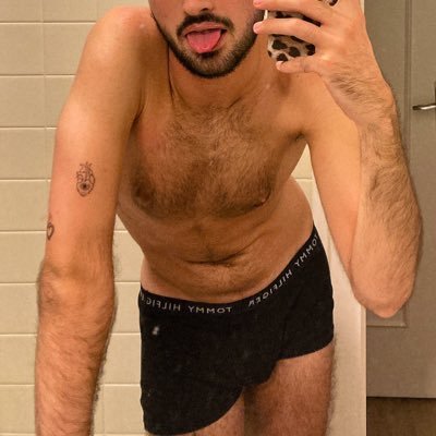 pv_bengouzz's profile picture. « Il fait chaud ici, il fait chaud là-bas ? » - From Biarritz - pv de @b3nj_AM