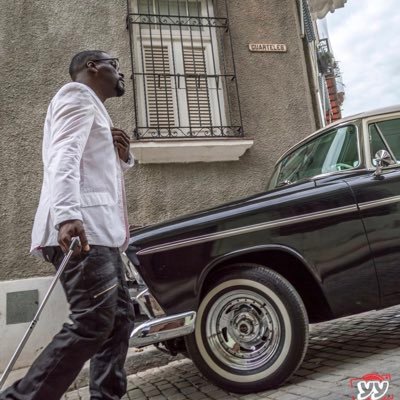 Musico, cantante y productor cubano.